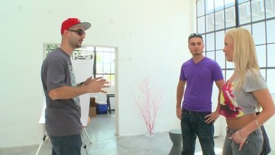 After having lunch and getting horny from talking about sex, this fellow takes his new Hungarian ally to an art studio and even receives to watch as
